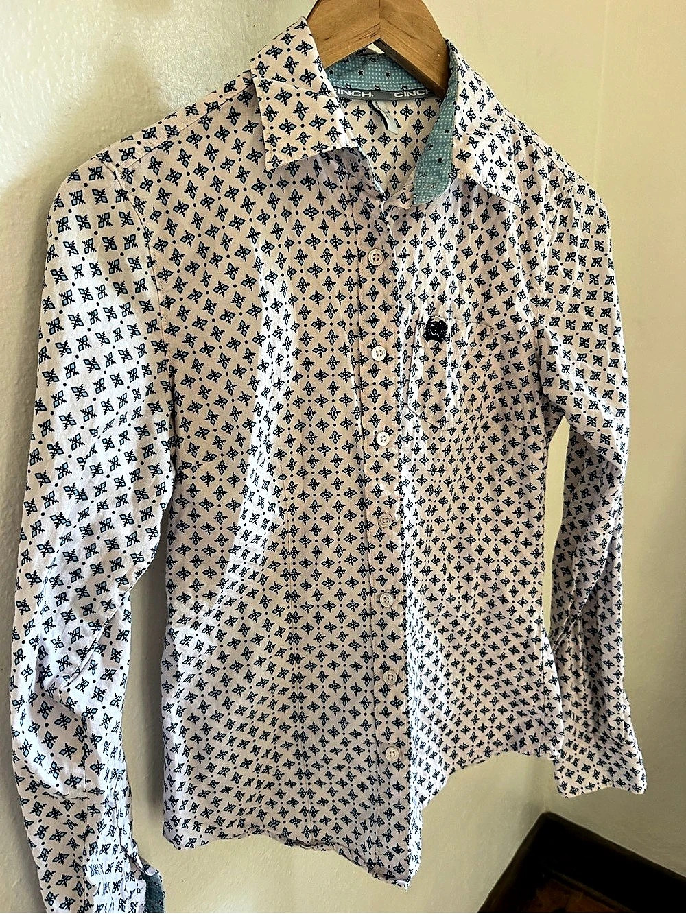 Cinch Women’s Geometric Button Down Shirt Size Large